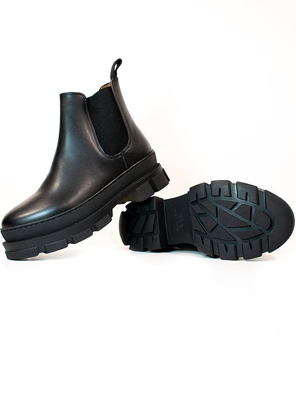  Luxe Track Sole Chelsea Boots Black