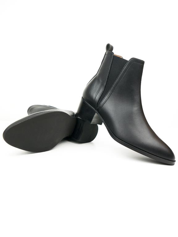  Chelsea Boots Point Toe Black