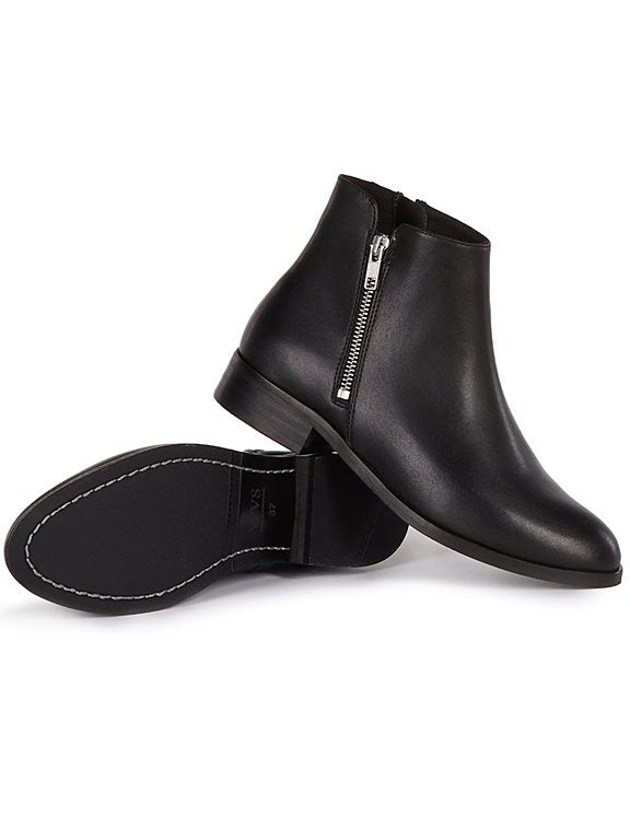  Boots Low Ankle Black