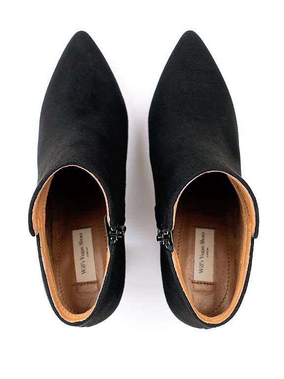  Boots Point Toe Black